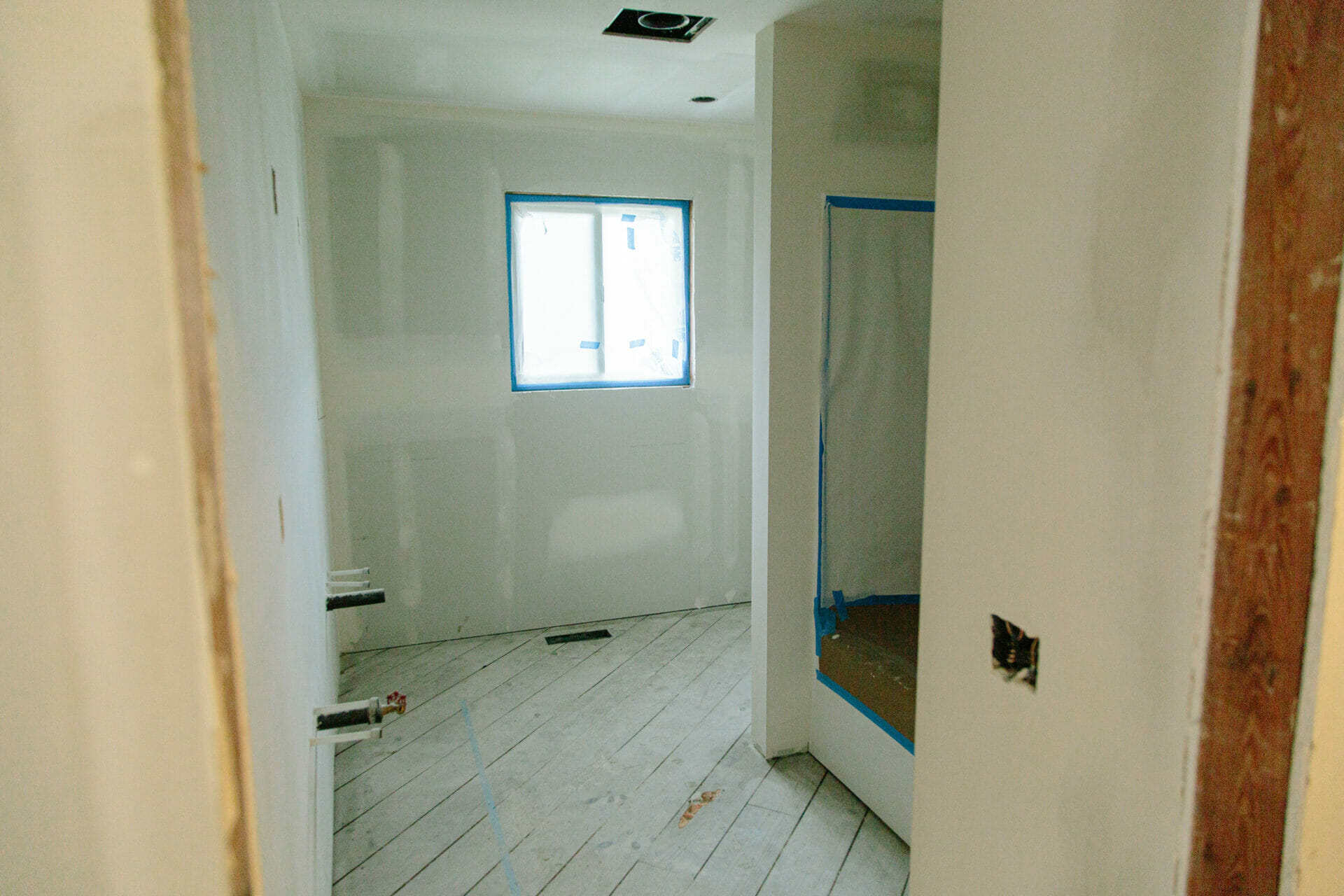 bathroom before image